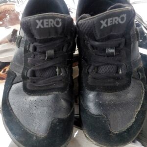 Xero Snekaers Women 7.5 Black On BLACK Comfort Shoes. ( Bag E)